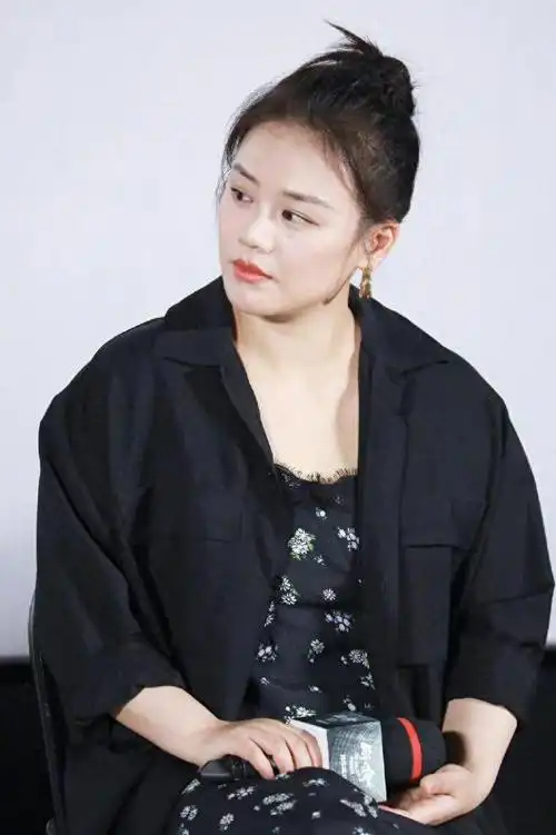 马思纯活动生图爆出网友原来不是每个女星都重视身材管理