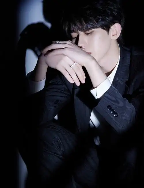 超正的一组图!光线绝了    #蔡徐坤#ride or die -蔡徐坤