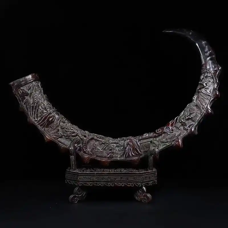 1980092珍藏牛角手工雕刻山水人物带底座弯牛 - 抖音