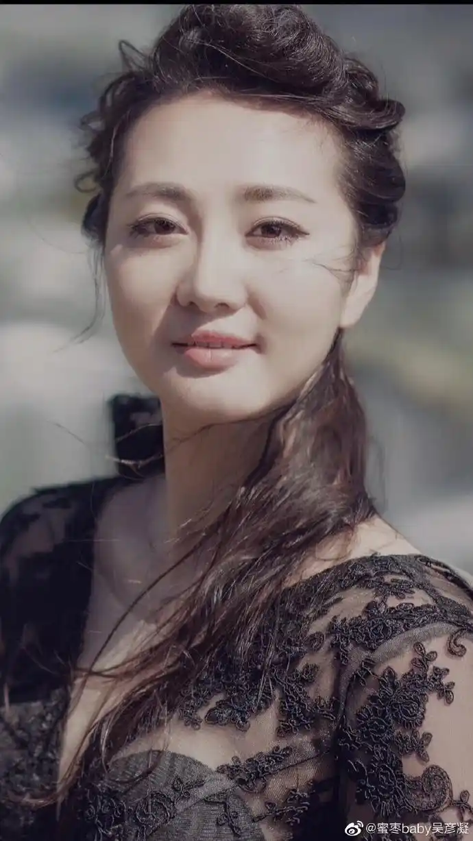 『苏绣 - 吴彦凝 - 单曲 - 网易云音乐』o网页链接吳彦凝 原创作品