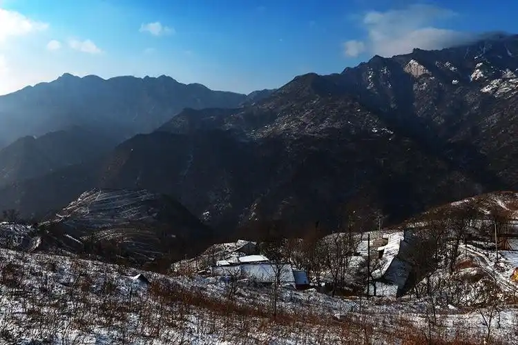 雪后,蓝田流峪寺村行