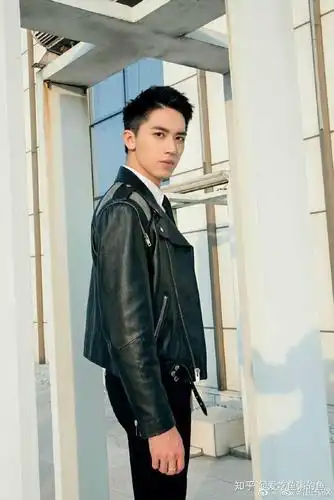 是可爱洲和帅气洲来袭,准备好咯 霸气华贵洲 图源见水印,侵删 最后,请