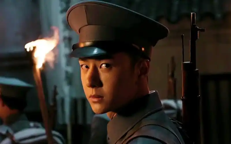 活动  【王一博】不敢看军装造型的一博,或许是内心本就有一团火焰