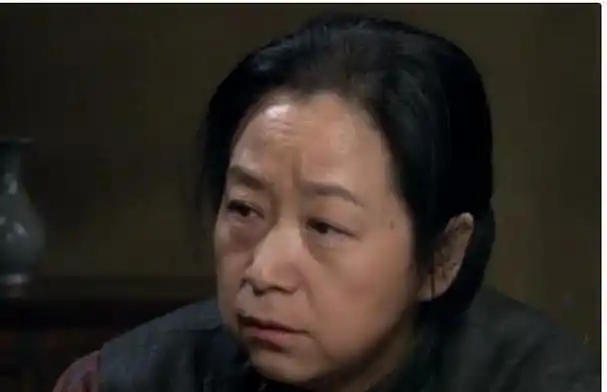 张国立前妻是罗秀春现任是邓婕儿子是张默