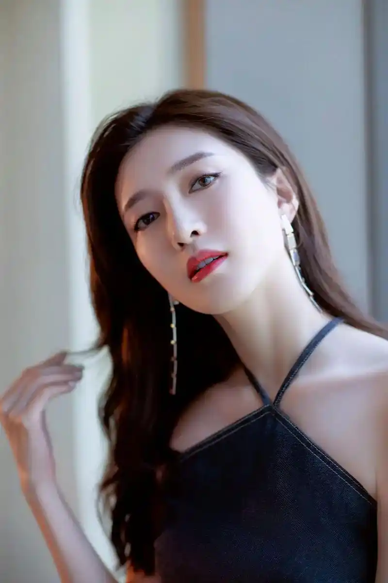 江疏影 #美女明星 #女明星日常 #明星穿搭 江疏影 - 抖音