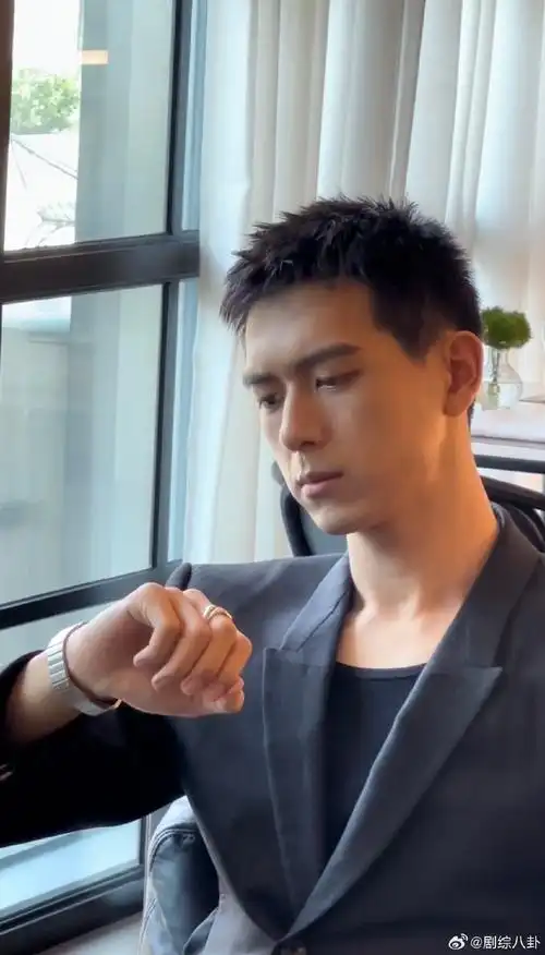 李现清爽寸头##李现又剪短发了