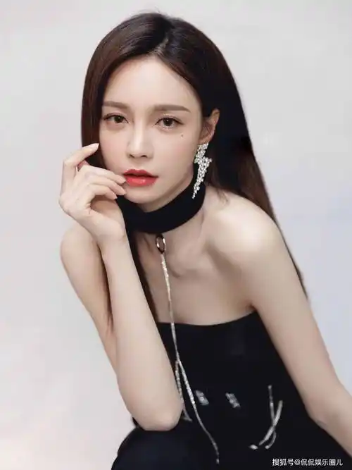 沈梦辰这身材,着实性感!_舞台_成为了_发展