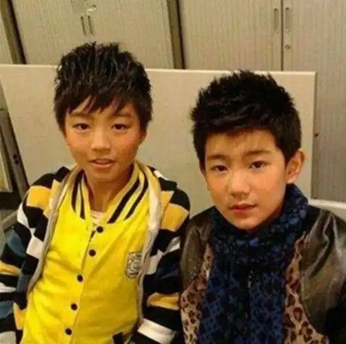 易烊千玺|tfboys|王源_新浪新闻