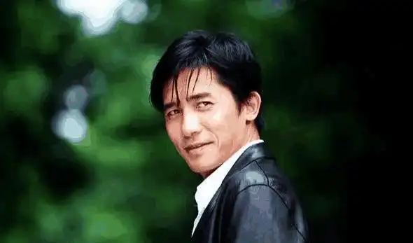 《无间道》中陈慧琳到底喜欢刘德华还是梁朝伟?