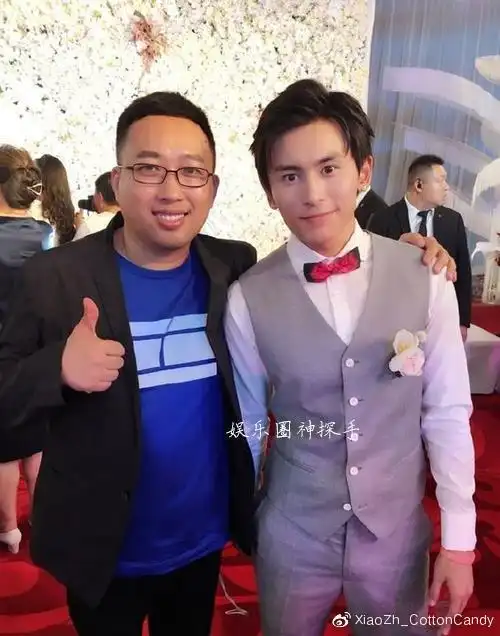 有网友表示,龚俊官方身高186cm,而官方身高181cm的张哲瀚站在他身边