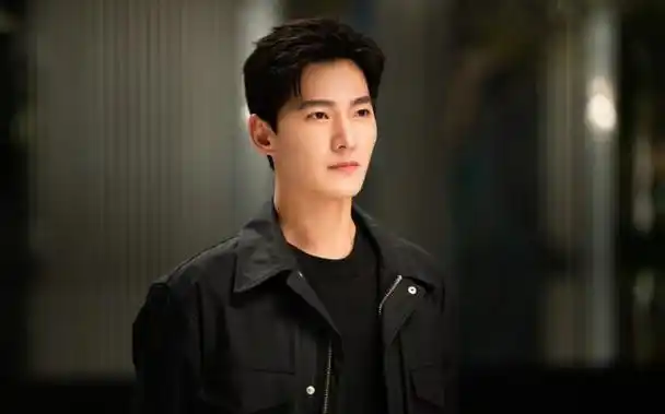 从军艺走出的4大校草,大家只记得沙溢 沈腾 杨洋,却忘了最帅的他