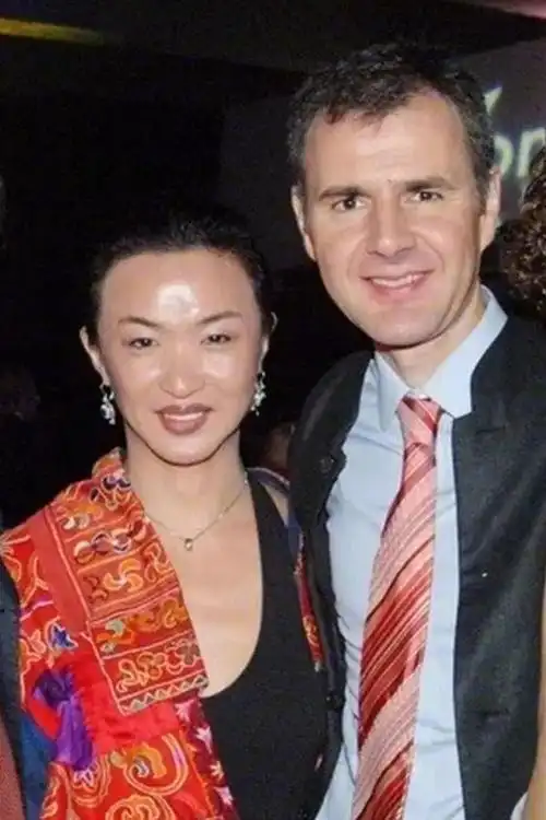 金星的妈妈韩颖儿子变女儿扛过了流言蜚语如今一家其乐融融