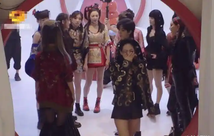 原创浪姐孟佳被淘汰众人第一反应都很惊讶王霏霏现场崩溃大哭