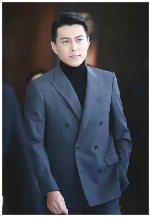 国内六位穿西服有型的男星,让你瞪大双眼的!|西装|胡歌|穿搭_网易订阅