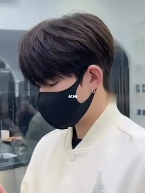 头发炸毛比较蓬松的男生一定要烫帅气又暖男 | 男生发型推荐 | 男生