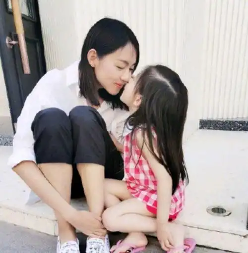 回顾"世界小姐"张梓琳:37岁生二胎不嫁豪门嫁爱情,老公颜值高