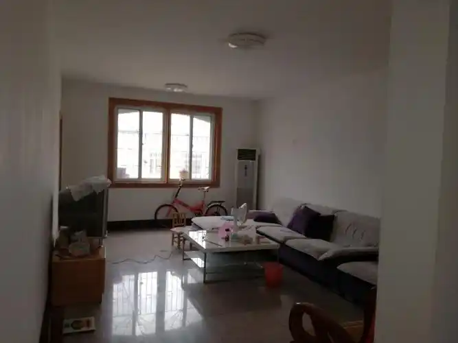 裕安三村三室一厅中等装修好房出租