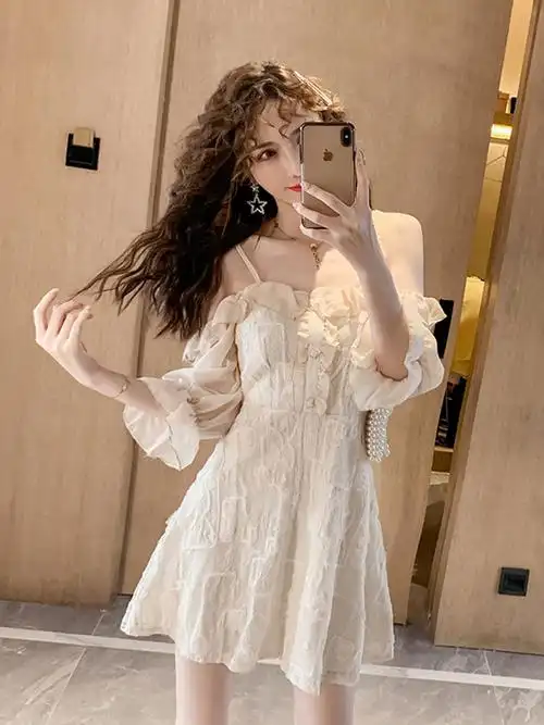 一字肩木耳边露肩蕾丝吊带裙子2020年夏季新款小清新甜美连衣裙女