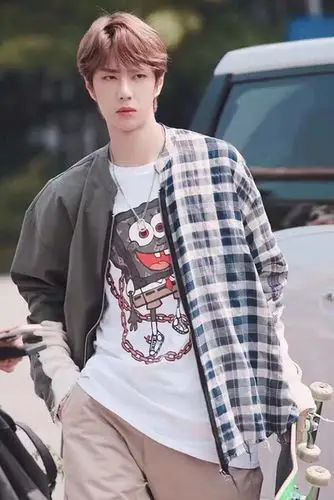 2020年夏王一博同款白色海绵宝宝男女情侣圆领六一t恤