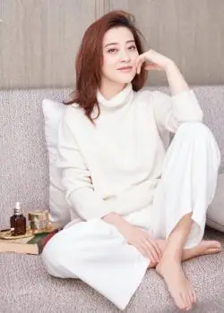 梅婷忙里偷闲刘孜展会登场,脸型变化巨大,网友直呼认不出