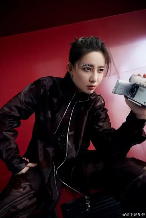 李斯丹妮水龙吟舞台双龙戏珠#@李斯丹妮将太极与街舞结合,用潮流街舞