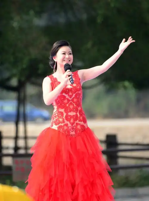 p>赵嘉懿,女,壮族, a target="_blank" href="/item/广西/162679"