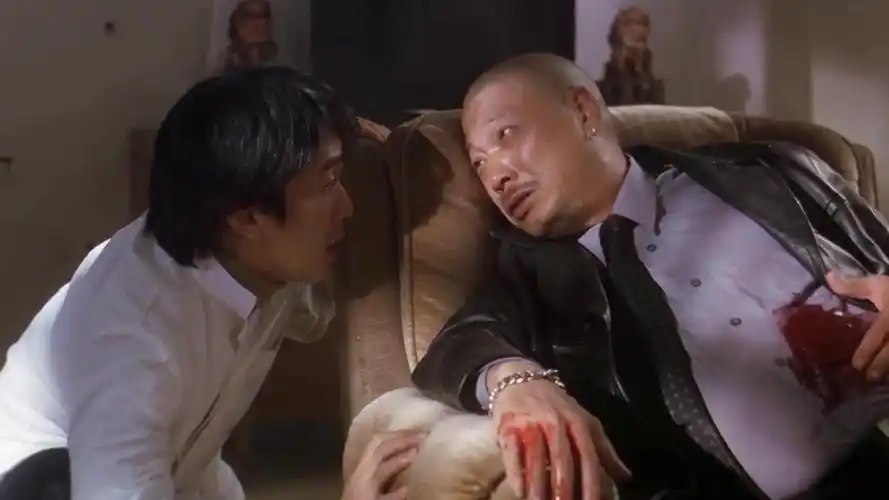 喜剧之王经典片段: 星爷假扮外卖小哥, 勇闯贼窝给卧底达叔送枪!