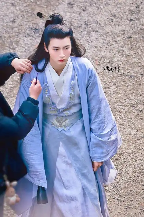 陈宥维超话96#陈宥维星途璀璨##陈宥维虎鹤妖师录#深夜适宜欣赏古装