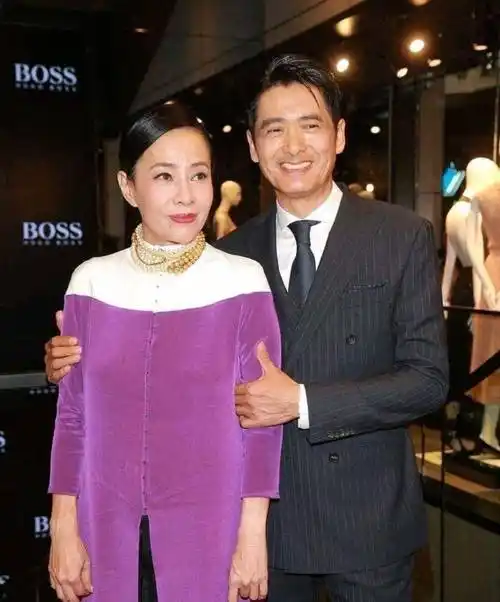 与周润发相恋五年的她:63岁含泪透露多年未婚育有三个儿子_陈玉莲