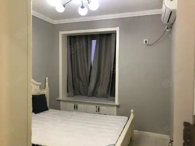 兴达好房一居室精装修家具家电齐全