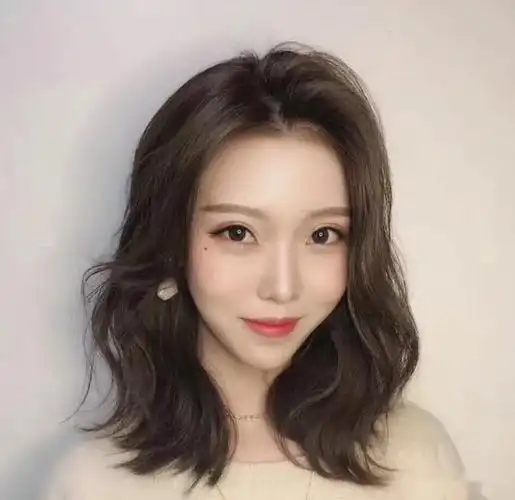 大脸的女生适合什么发型,6款适合大方脸的发型图片女
