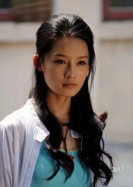 自爆最胖只有90斤被韩国称为中国妖精盘点李沁11年的容貌风采