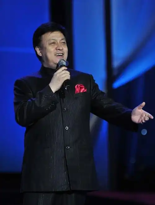 最帅的男高音歌唱家,朱军说他是钻石王老五,可惜50岁至今单身!