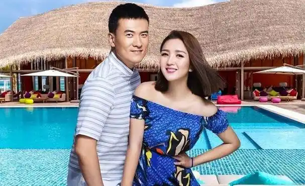 释小龙何洁分手11年后一个身家过亿一个捉襟见肘