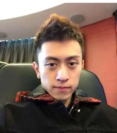 上海滩"沪上皇"不爱招摇爱美女,豪车不算事,姑娘必须多|秦奋|王思聪