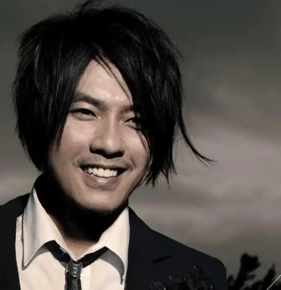 歌手阿杜宣布妻子怀孕 将生猴宝宝