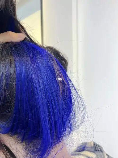 电光蓝黑茶挂耳染低调的反叛