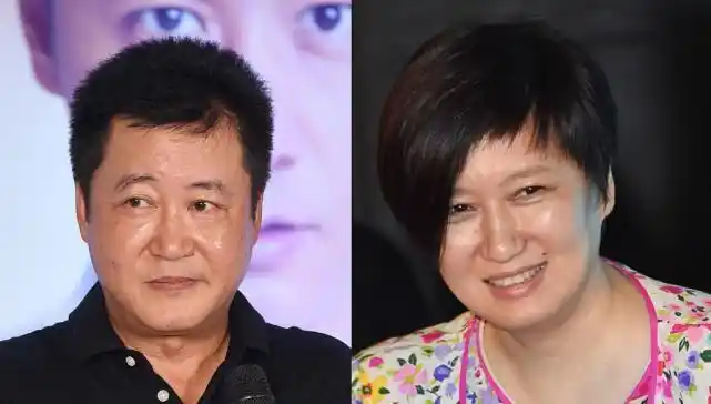 赵宝刚娶了个普通女人,丁芯颜值朴实穿碎花装,真有家庭主妇气质