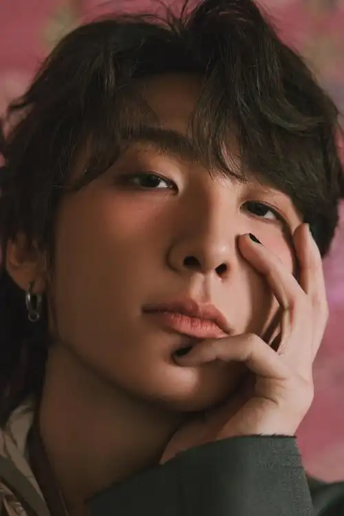 王广允超话快来发帖宠粉#2023不断更#  《mmingpr》杂志封面人物70