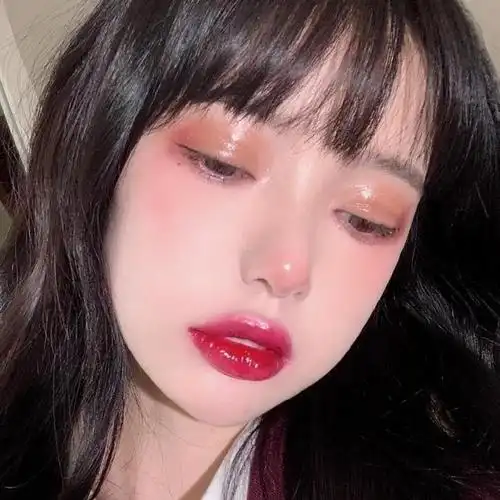 抖音网红女生头像很可爱 最厉害的病毒是爱和谎言