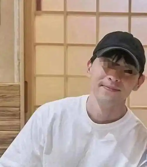 被"封杀"一年后,邓伦近况曝光!网友:完全认不出了.