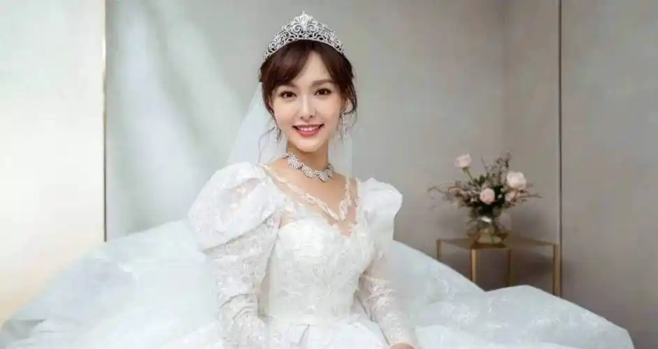 1,唐嫣2,刘诗诗3,昆凌3,杨颖4,杨幂当年杨幂刘恺威的婚礼很匆忙,两人