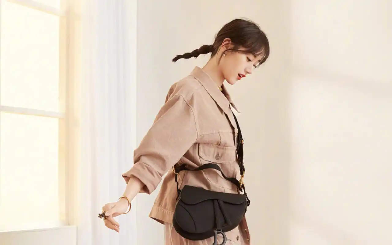 袁冰妍娇俏可人写真图片桌面壁纸