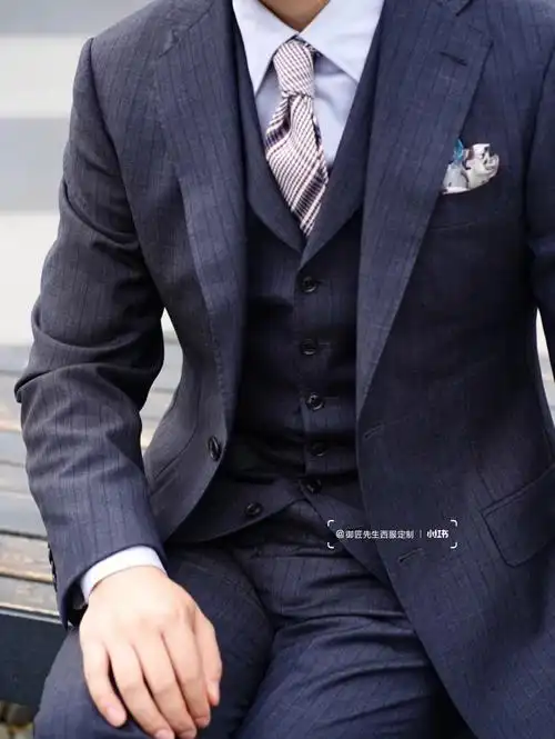 商务套装精英男士灰蓝色西装