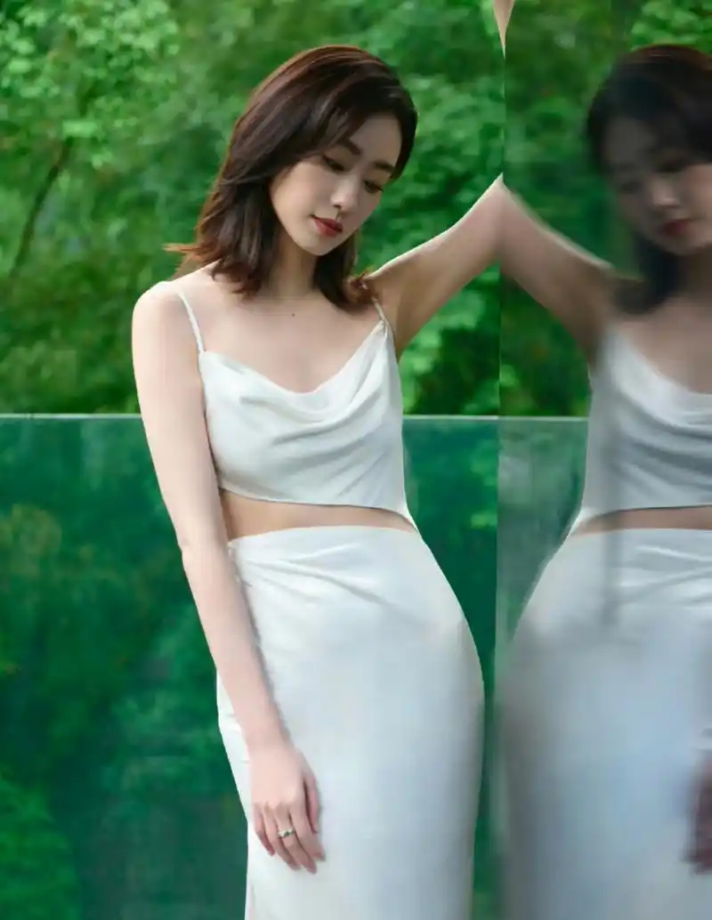 张小斐# 婀娜多姿,性感妩媚,美腿玉足,甜美迷人