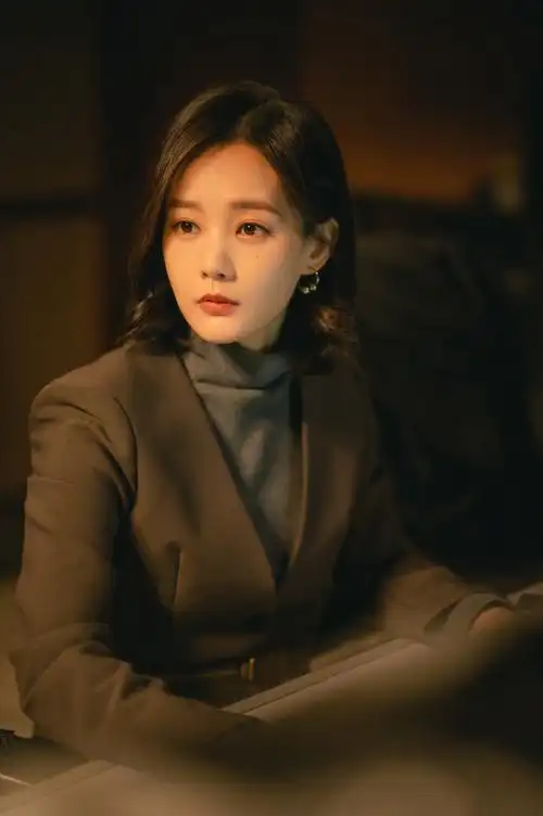 李一桐短发孟钰剧照##李一桐孟钰短发剧照