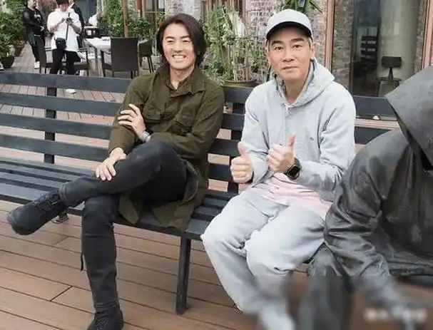 他们的名字就像电影院的霓虹灯一样璀璨夺目——郑伊健,谢天华,陈小春