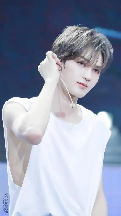 手机壁纸朱正廷