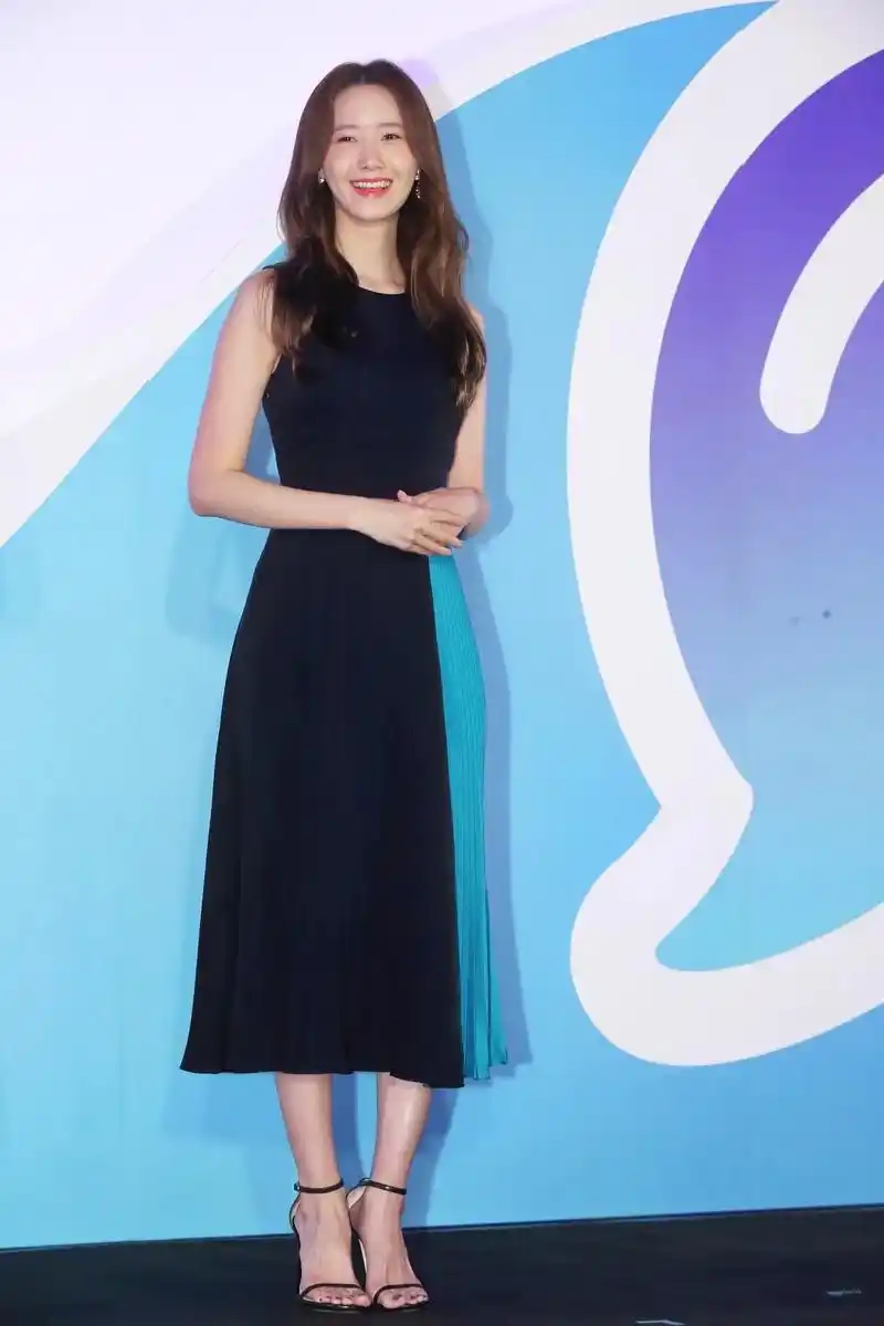 林允儿#大长腿 #无处安放的小脚丫 #穿搭 #时尚 #美出高 - 抖音