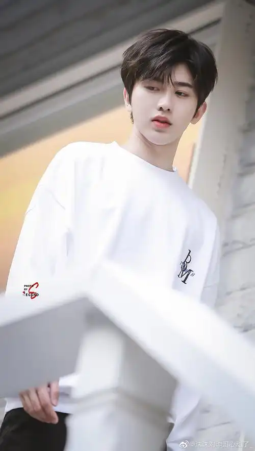 蔡徐坤 优质图片